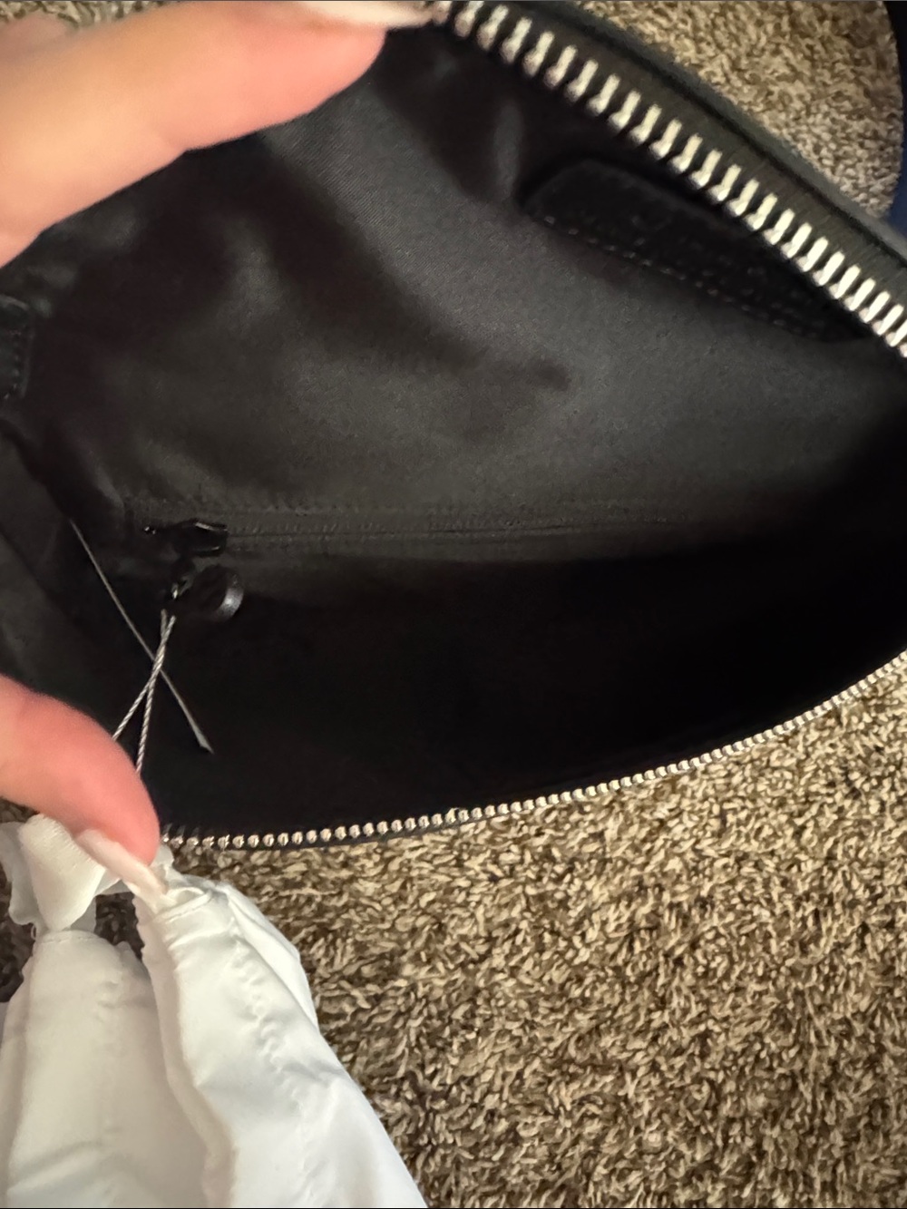 Lululemon leather saddle cross body bag - Picture 3 of 4